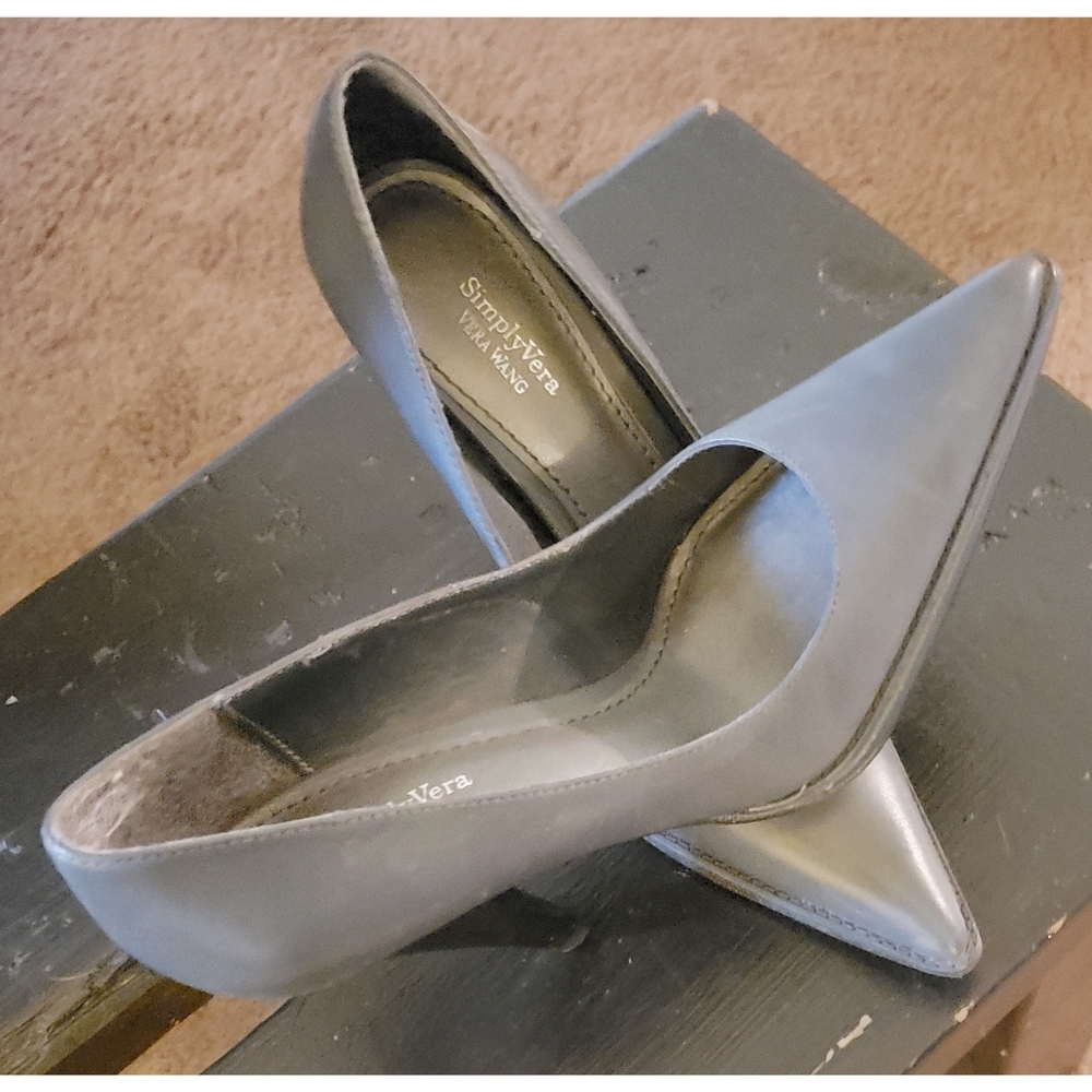 Simply Vera Leather Vera Wang Pumps